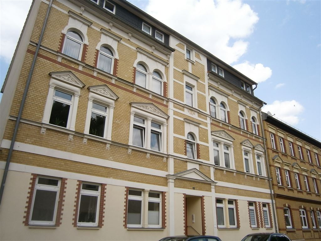 Gute Geldanlage finden – lohnende Investition tätigen!
3 Raum EG Wohnung mit Balkon im Herzen von Meuselwitz zu verkaufen.